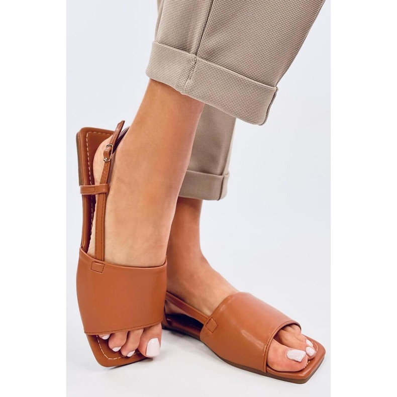 Sandali da donna color cammello marrone 1