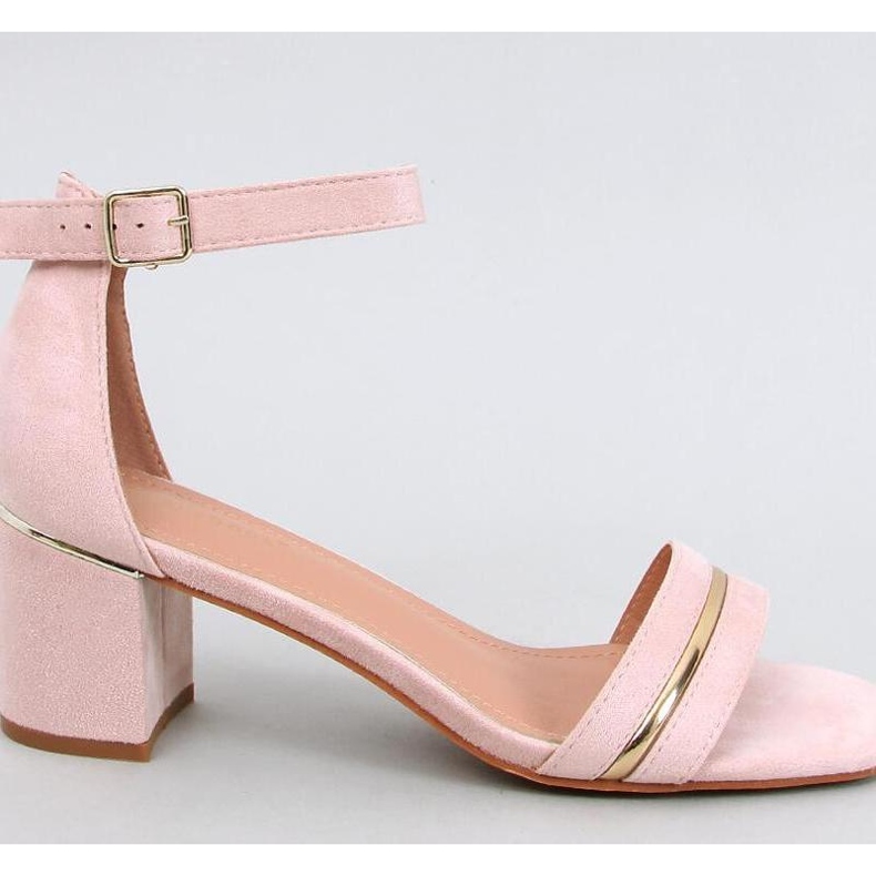 Sandali rosa con tacco basso 1