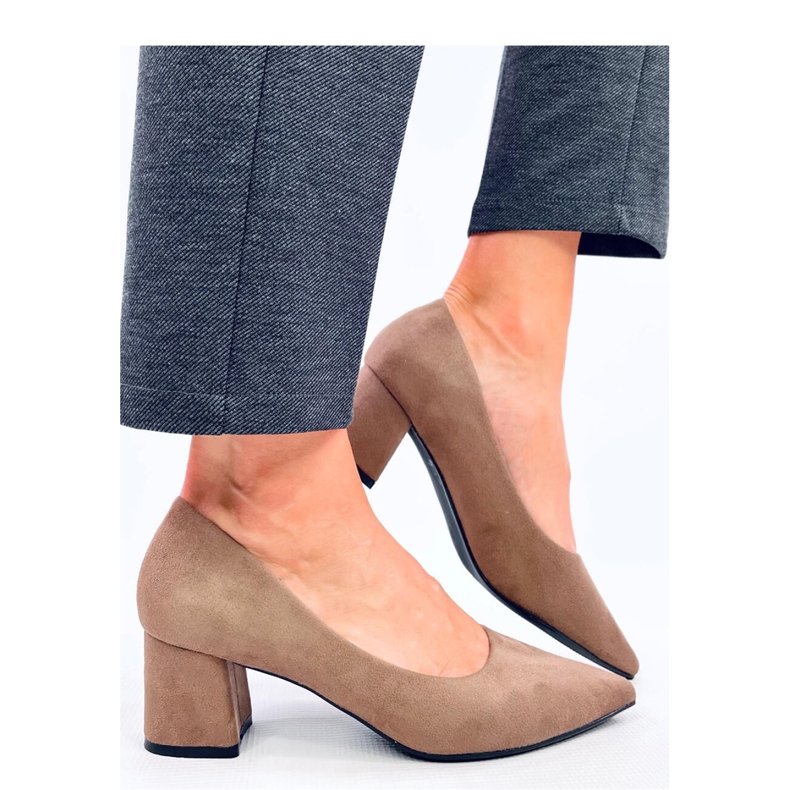 Décolleté color kaki con tacco basso marrone 1