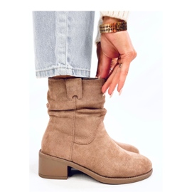 Stivaletti color cammello con tomaia arricciata marrone 1