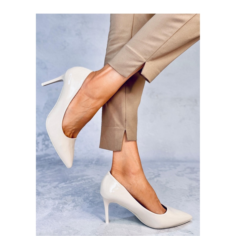 Décolleté a stiletto in vernice Charlotte Beige - Inello 1