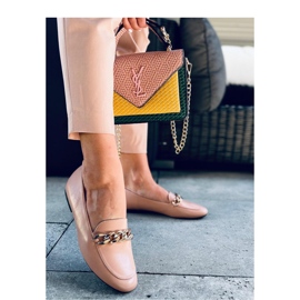 Mocassini da donna nude con catena beige 2