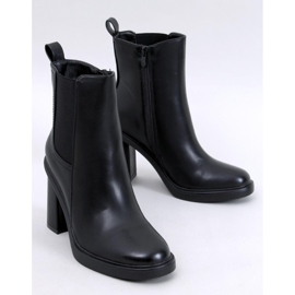 Stivaletti Chelsea neri di Lilley con tacco alto nero 1