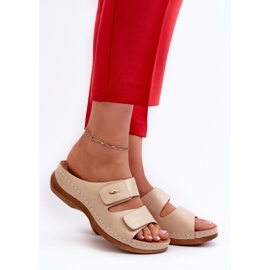 Infradito da donna beige con suola piatta 1