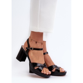 Eleganti sandali neri con tacco alto nero 1