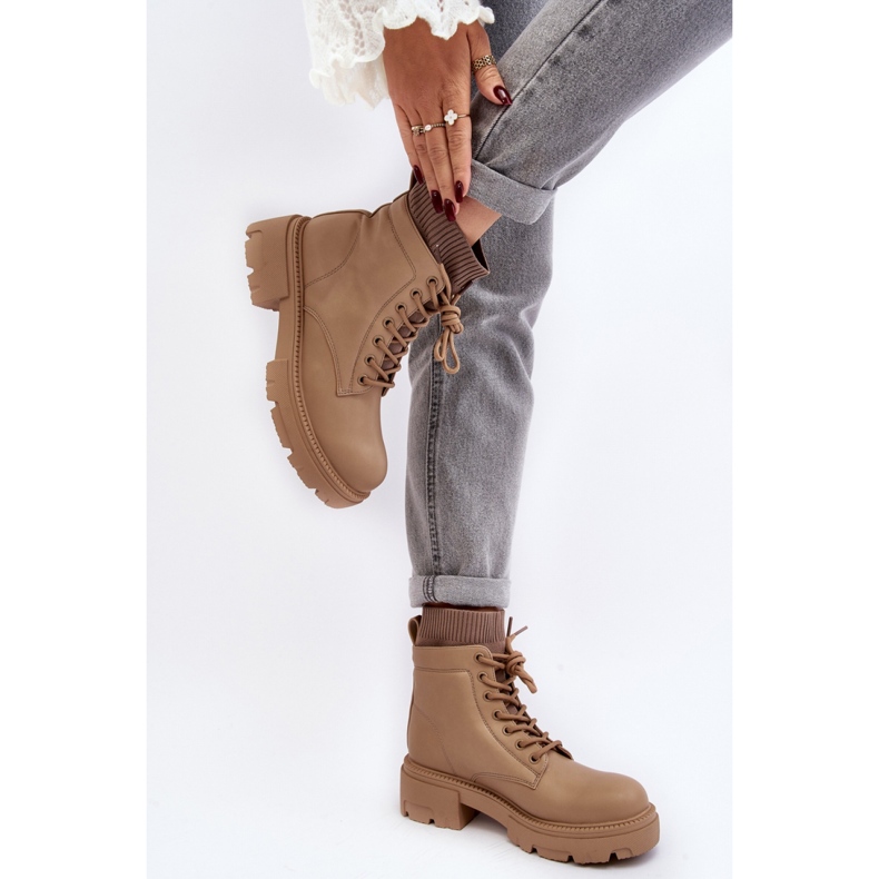 Stivaletti slip-on beige con lacci 2