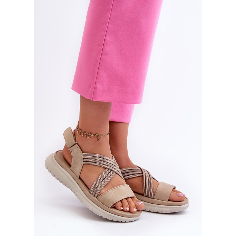 Sandali da donna con chiusura in velcro 24SD06-7057 beige 1