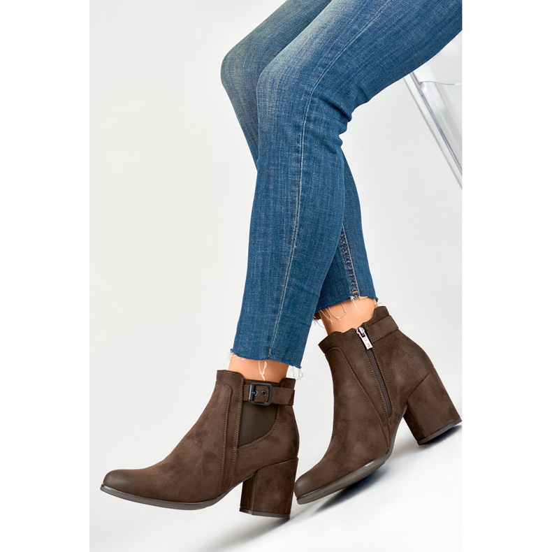 Stivali da donna isolati con pelliccia 260034BR-SU marrone 1