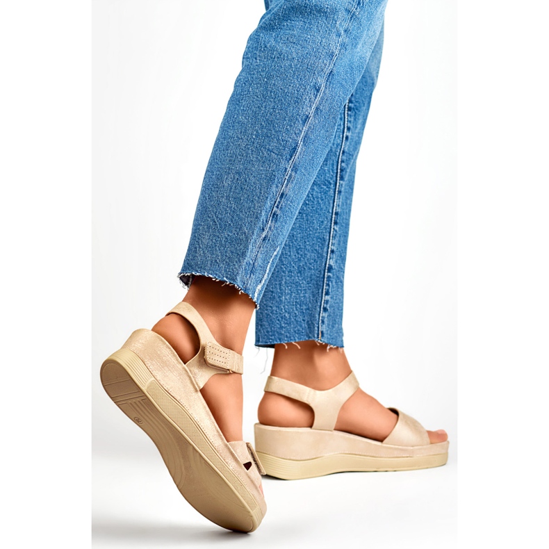 Sandali con zeppa da donna YQ-125GO, beige 1