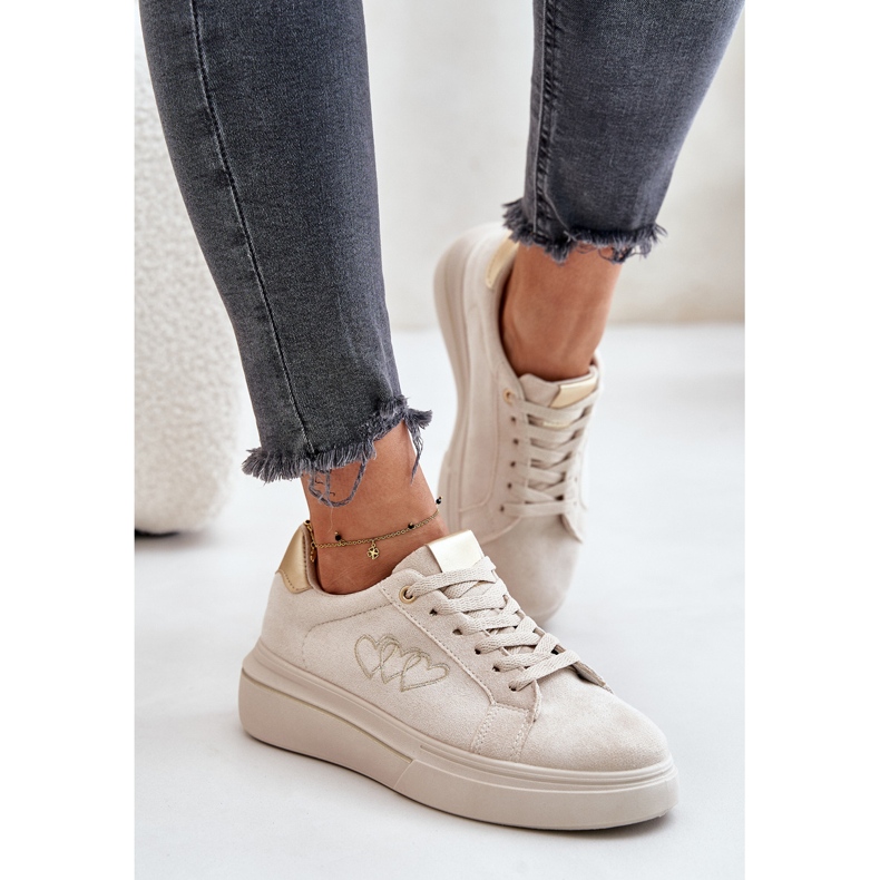 Sneaker da donna sulla piattaforma con cuori beige 2