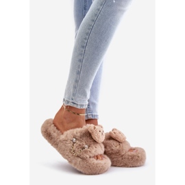 Pantofole da donna in pelliccia Innalise beige con orsetto ed elementi decorativi 1