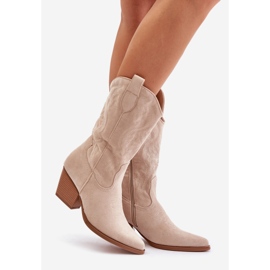 Stivali da cowboy da donna con tacco alto realizzati in Wendlis beige chiaro in pelle scamosciata ecologica 1