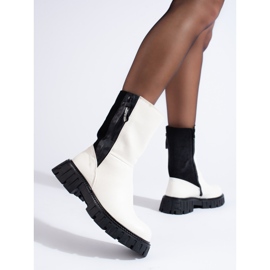 Stivali alti da donna di colore bianco e nero bianca 1