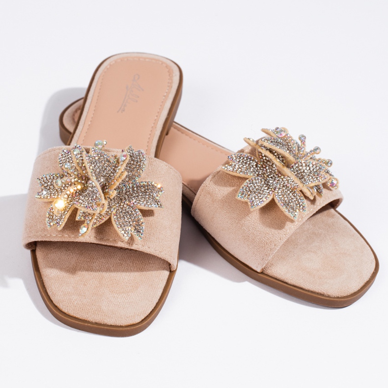 Infradito da donna beige con decorazione 1