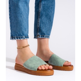 Infradito con plateau da donna di colore verde 2