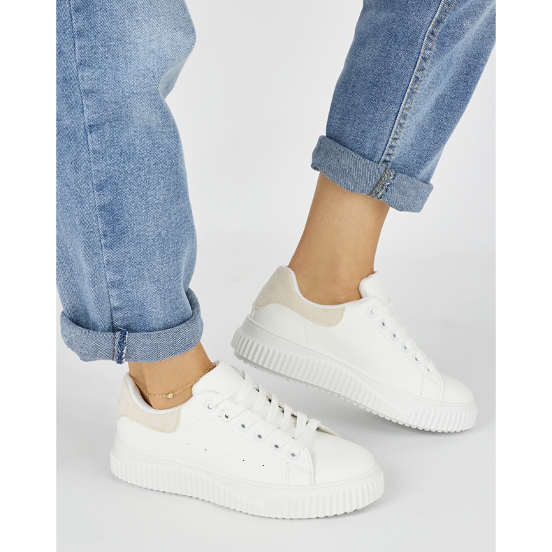 Sneakers da donna bianche con un elemento beige bianca 2