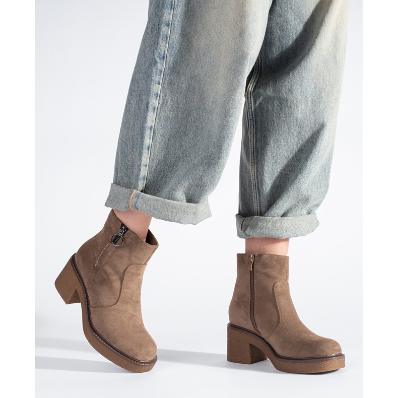 Stivaletti con tacco in camoscio beige di Sergio Leone 2