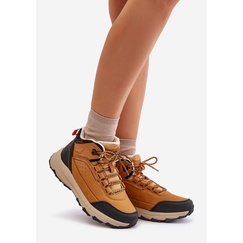 Scarpe da trekking isolate McKeylor 14011 Camel da donna beige 1