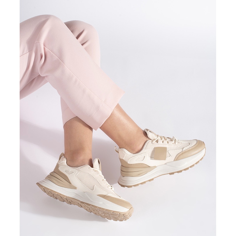 Scarpe sportive da donna beige e bianche 1