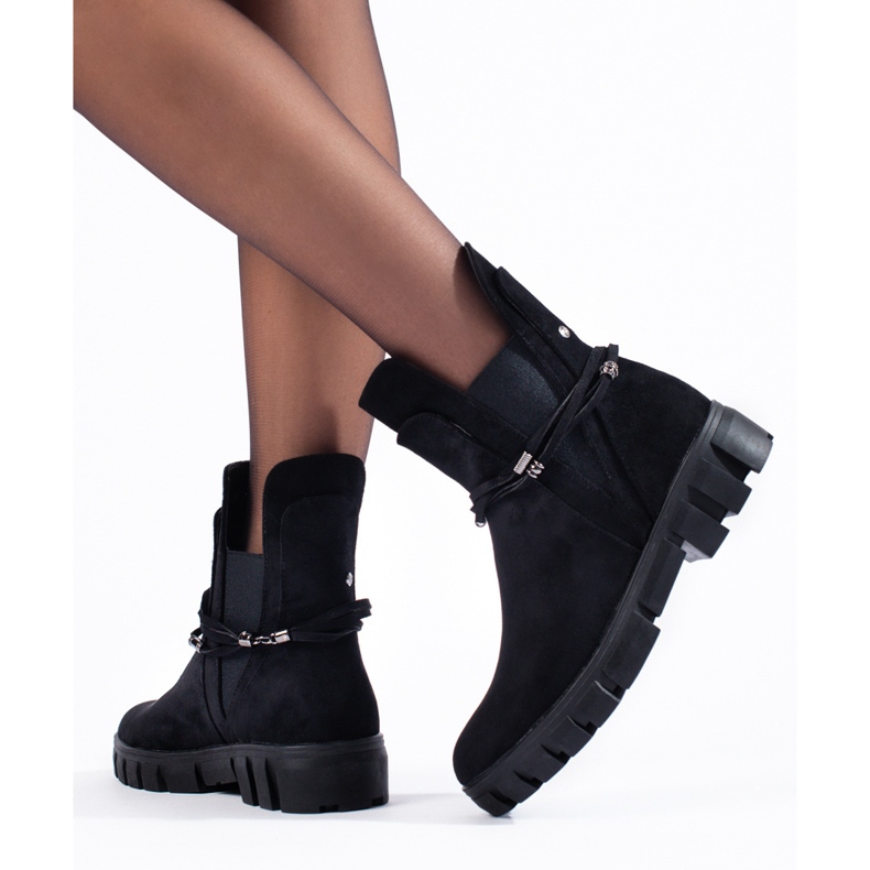 Stivaletti Chelsea neri da donna sulla piattaforma Vinceza realizzati in suede ecologico nero 1