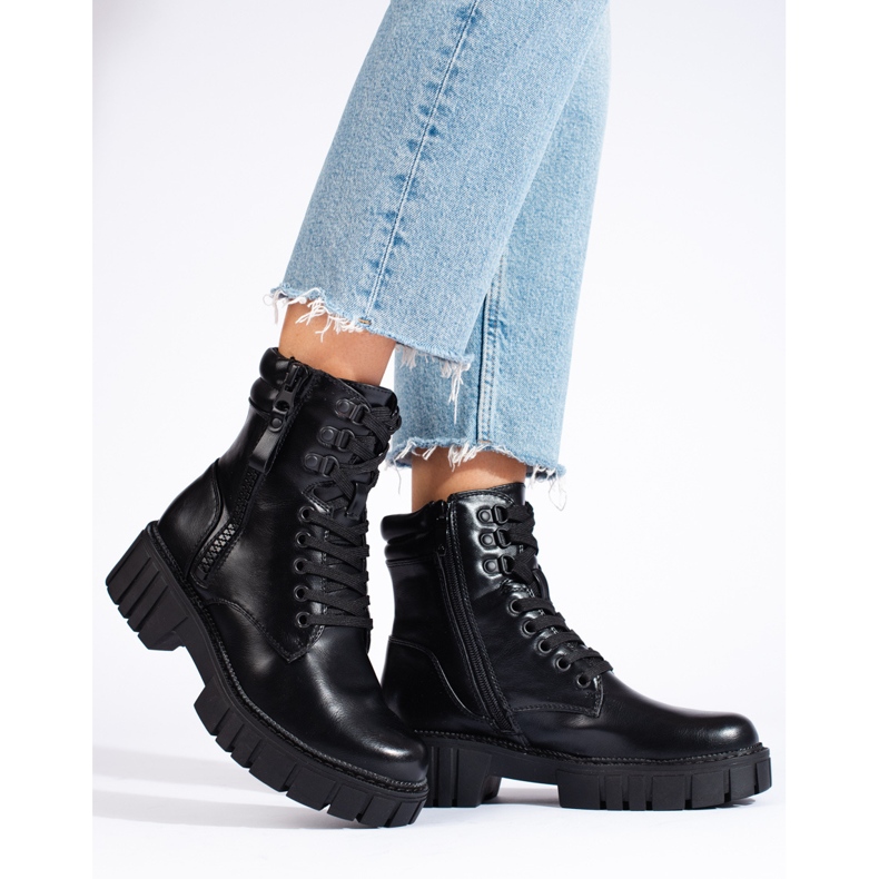 Pantaloni neri da donna con plateau nero 1