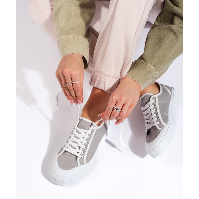 Comode sneakers grigie da donna grigio 1