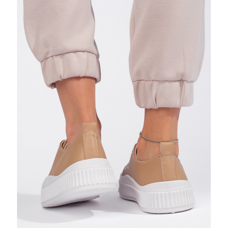 Sneakers da donna marroni realizzate in pelle ecologica beige 1