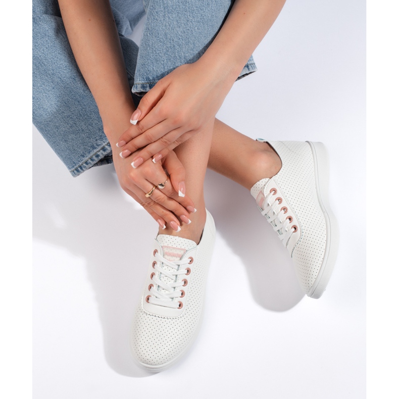 Classiche sneakers bianche traforate da donna bianca 1