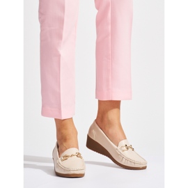Mocassini da donna beige con fibbia 1