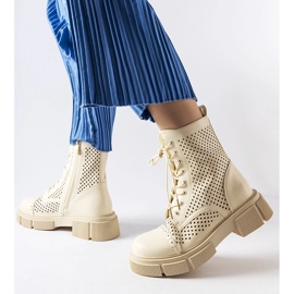 Stivali traforati beige Corpus 1