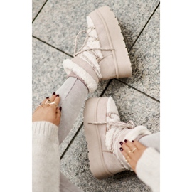 Doposci con plateau e allacciatura Izathiel beige chiaro 2