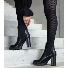 Stivaletti slip-on neri realizzati in ecopelle Motena nero 1