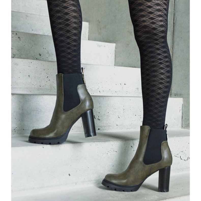 Stivaletto slip-on verde realizzato in ecopelle Motena 1