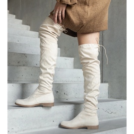 Stivali lunghi beige con plateau realizzati in eco-suede Hallora 1
