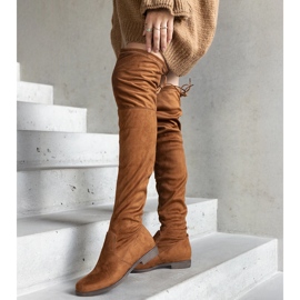 Stivali lunghi marroni con plateau realizzati in eco-suede Hallora marrone 1