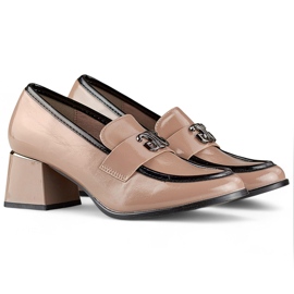 Scarpe basse in vernice beige, décolleté da donna con tacco alto 2