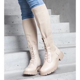 Stivaletti slip-on beige con tomaia in materiale flessibile di Luana 1