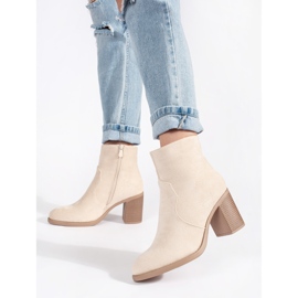 Stivaletti da donna classici in camoscio beige 1