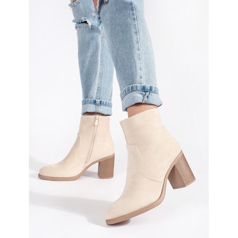 Stivaletti da donna classici in camoscio beige 1