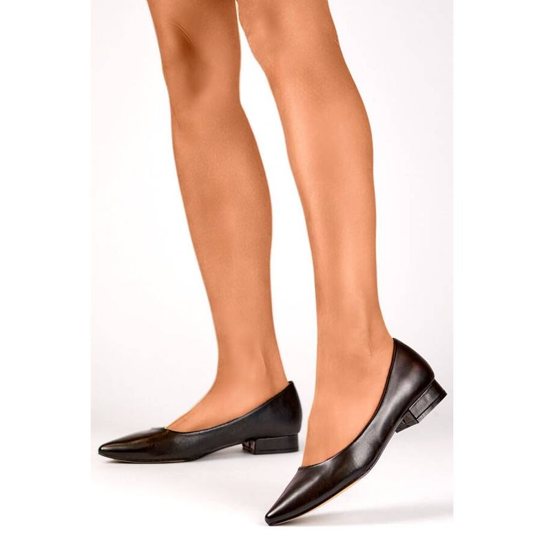 Scarpe classiche da donna con tacco basso e appuntito, nere DO-104B nero 2