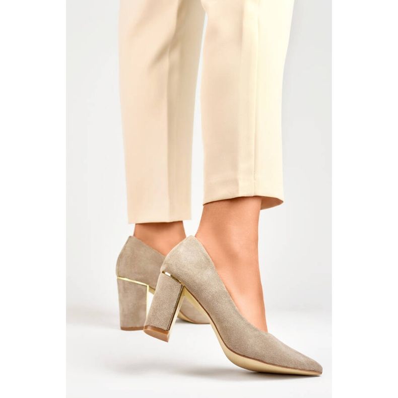 Décolleté da donna a punta con tacco decorativo, camoscio beige GD-DO112A-BE 1