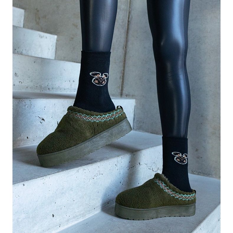 Doposci verdi con plateau, tomaia bassa e motivo Greene ricamato verde 1