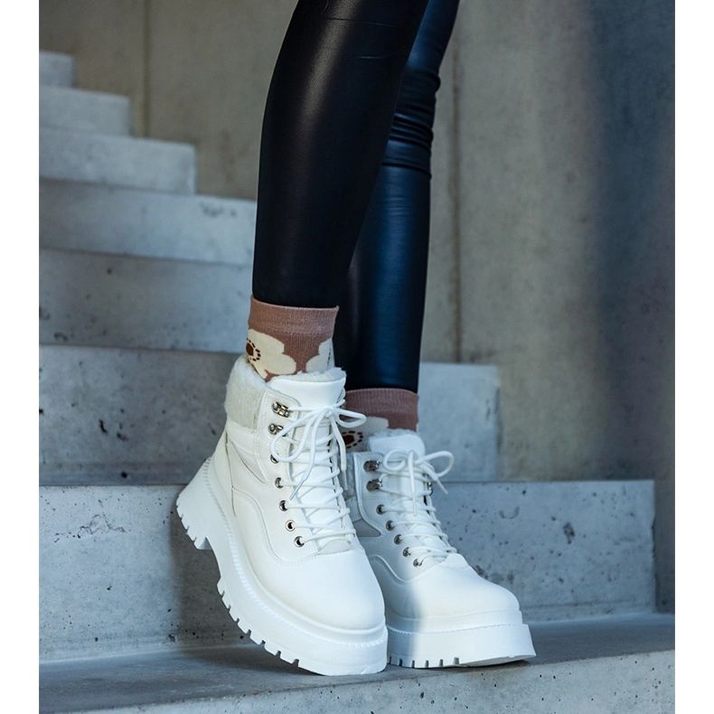 Sneakers bianche con suola spessa e pelliccia di Best bianco 2