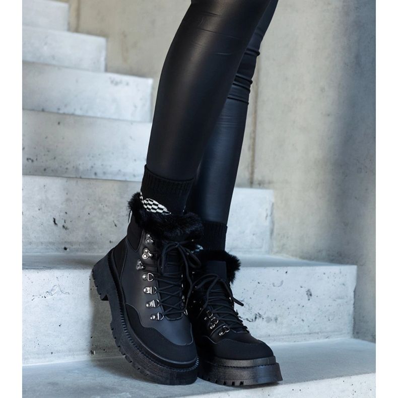 Stivali neri con plateau massiccio e pelliccia di Estrada nero 2
