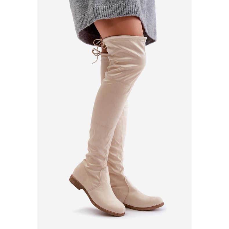 Erynn Stivali sopra il ginocchio con tacco piatto realizzati in eco-suede, Linnithia beige 1