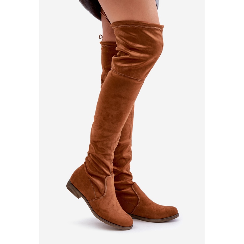 Stivali sopra il ginocchio con tacco piatto realizzati in eco-suede Camel Linnithia marrone 1