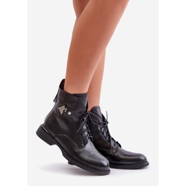 Stivali piatti in pelle con decorazione calda Maciejka N3115-01 Nero 1