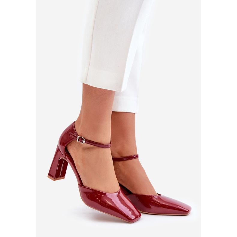 Décolleté Emindria in ecopelle verniciata bordeaux su tacco alto rosso 1
