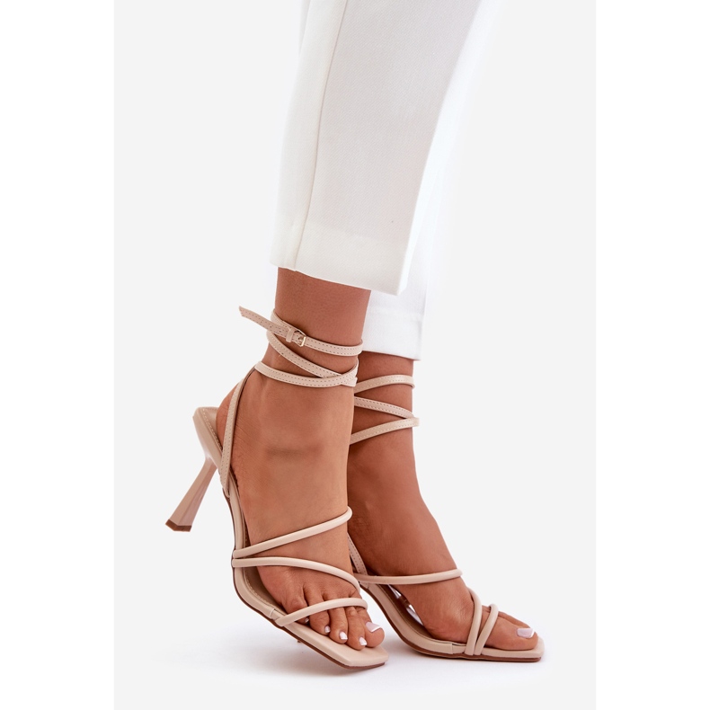 Eleganti sandali con tacco alto e cinturini Saredi beige 1