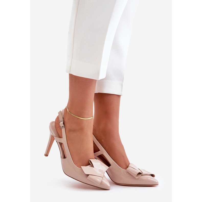 Decolleté in vernice con tacco aperto, Beige Auroravia 1
